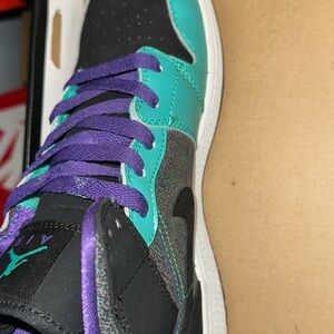 Jordan Kids Sneakers in Teal and Black